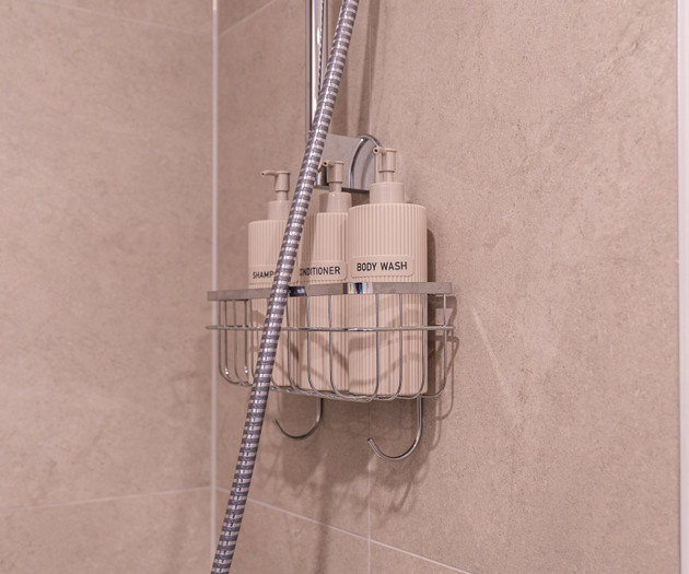 Shower toiletries basket