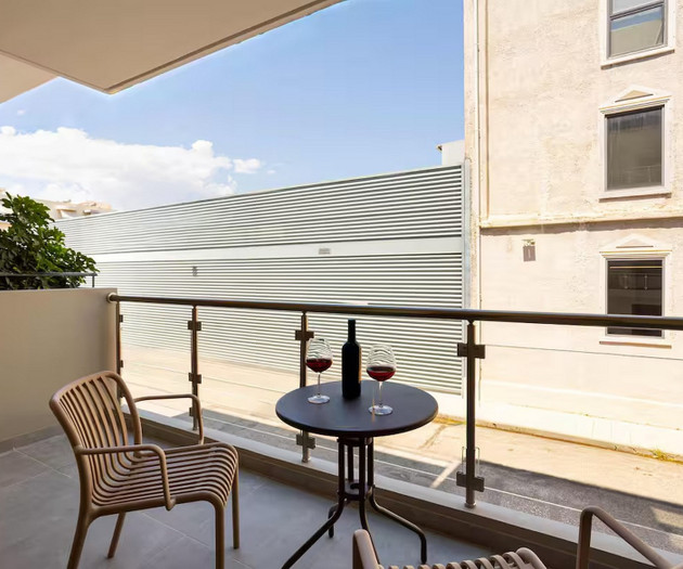 Modern Flat with Private Parking & Huge Terrace