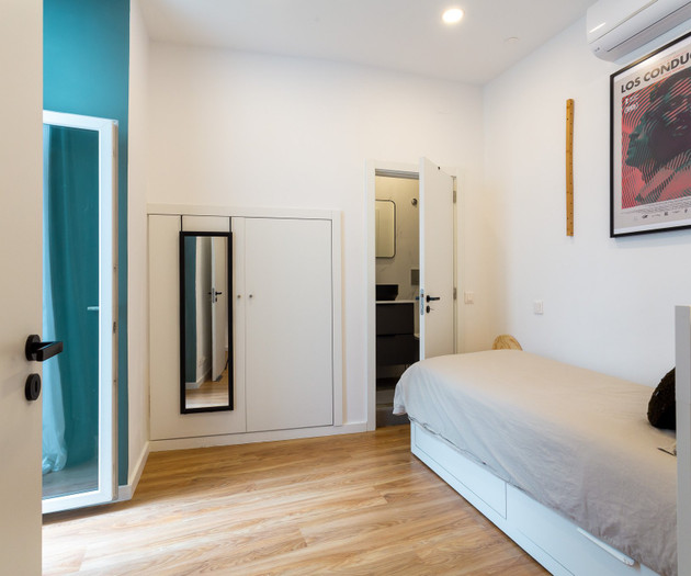 Stylish 2BR Flat in Alfama with Private Patio