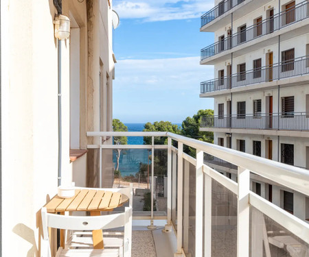 Peaceful beachside apartment