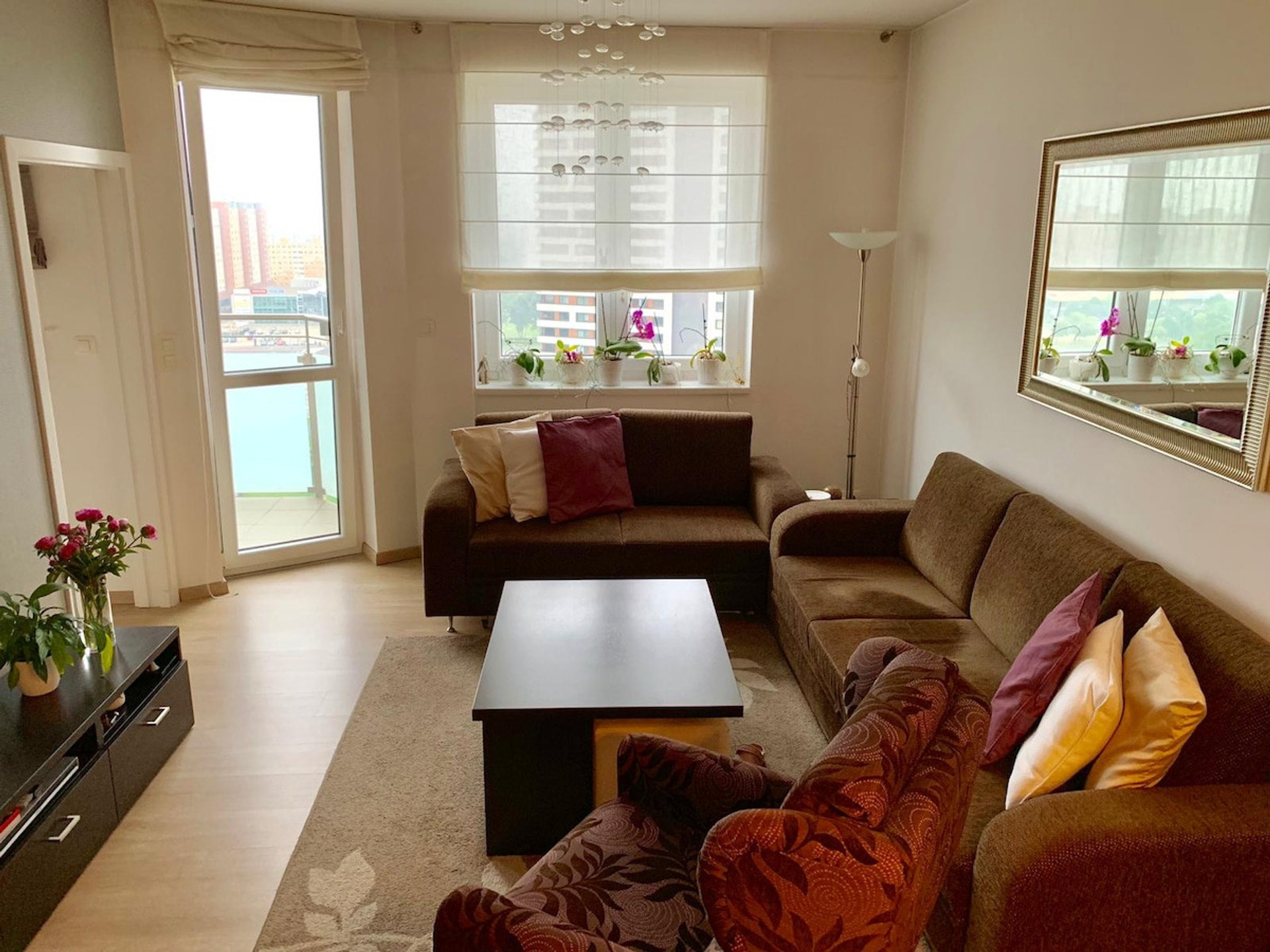 Living room image 1
