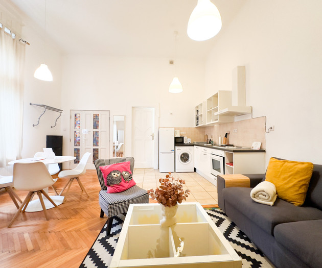 Yellow House - Large central one-bedroom