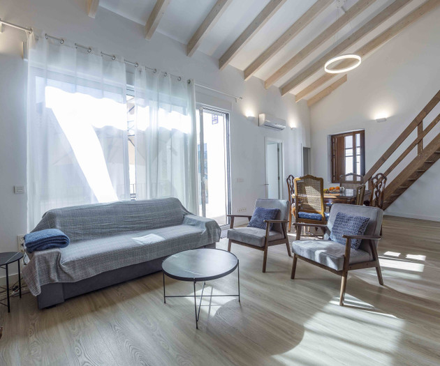 Renovated apartment with terrace and 3 bedroom