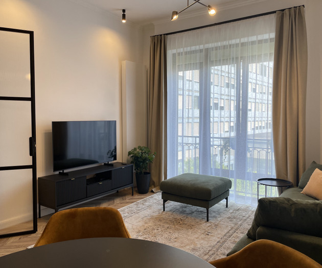 Designer 2BR Apartment near Parliament