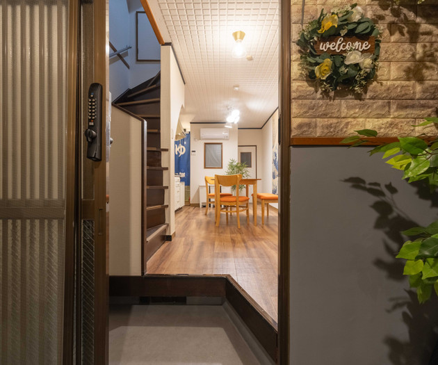 50㎡ 2-Story House / Direct Train to Osaka Station