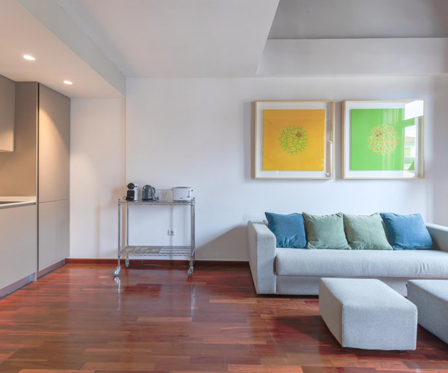 Bright & Cozy Penthouse · Seasonal Rental