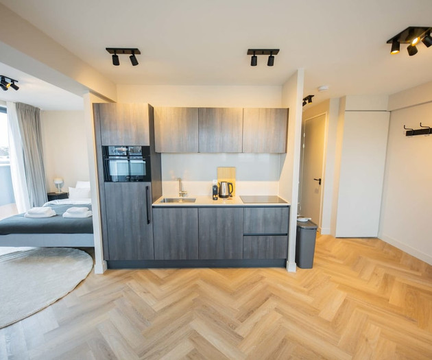 Charming City Penthouse Studio KS