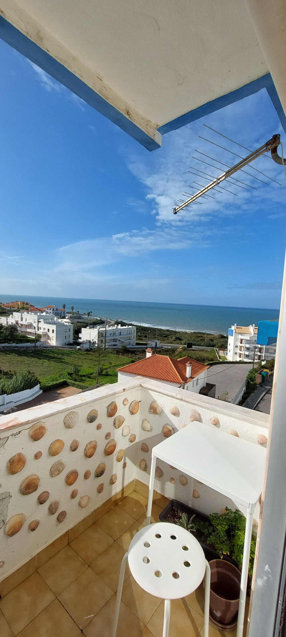 2 bedroom apartment with sea view