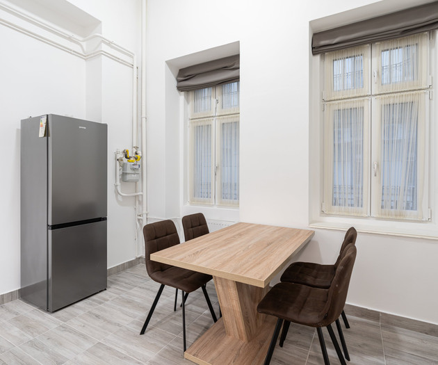 Modern 2-bedroom apartment with monthly cleaning