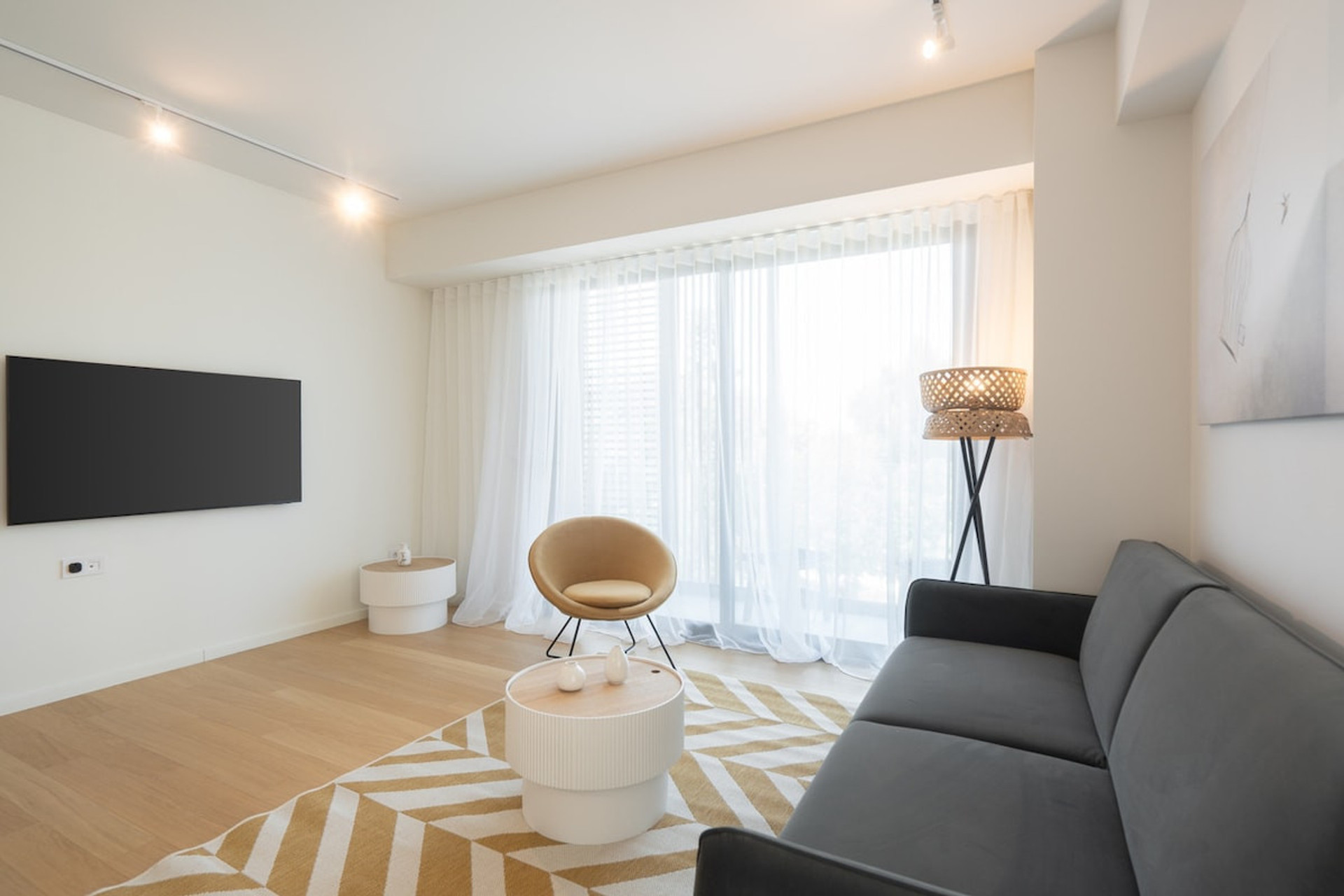 Living room image 2