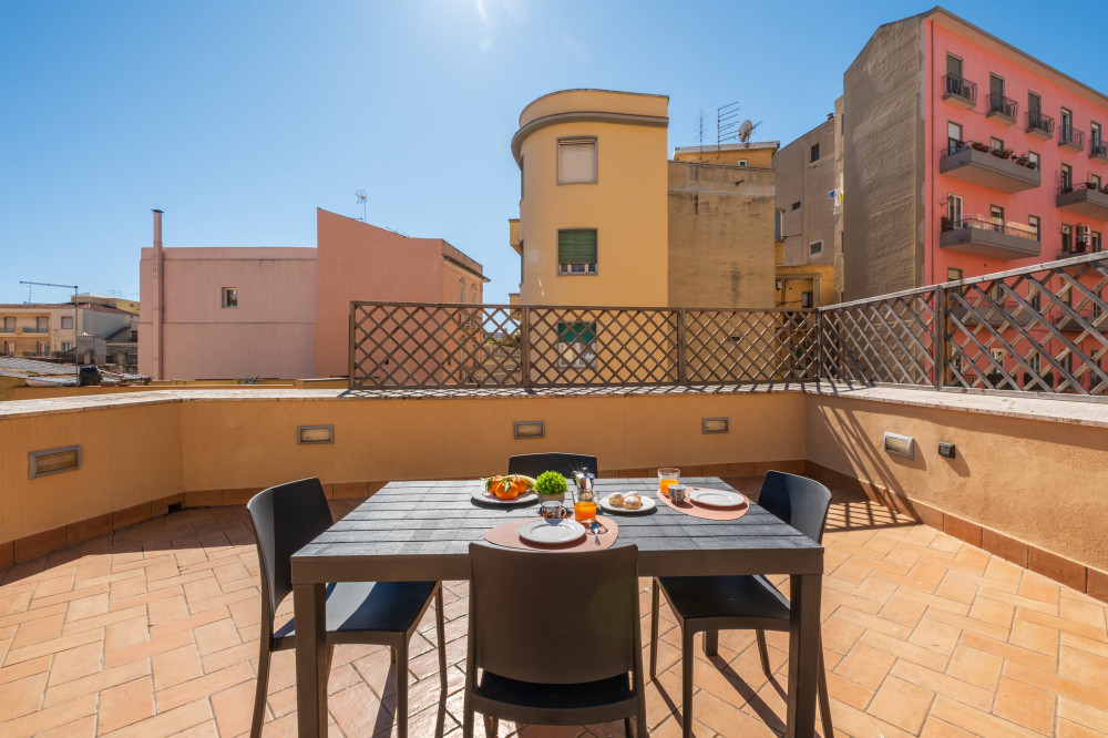 Private Terrace- Elegant flat in the city center preview