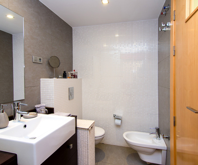 Full apartment conveniently located, 3+ months