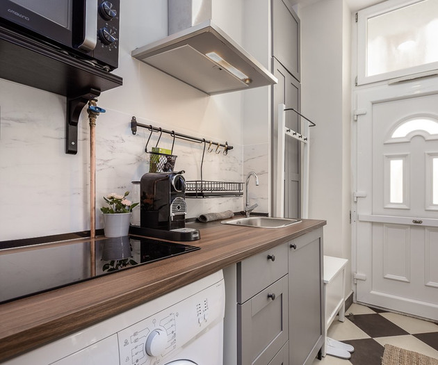 Design Studio with Brand New Walk-in Shower & AC