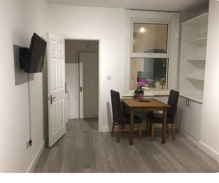 London Road Flat 1