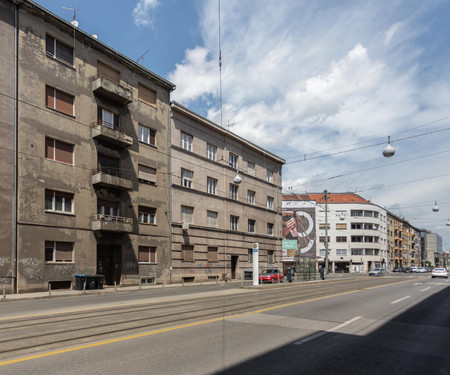 Sunny 2BDR Apartment with a Balcony