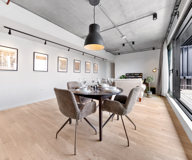 Penthouse Apartment with City Views, Parking + 2BR