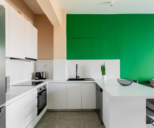 Full kitchen