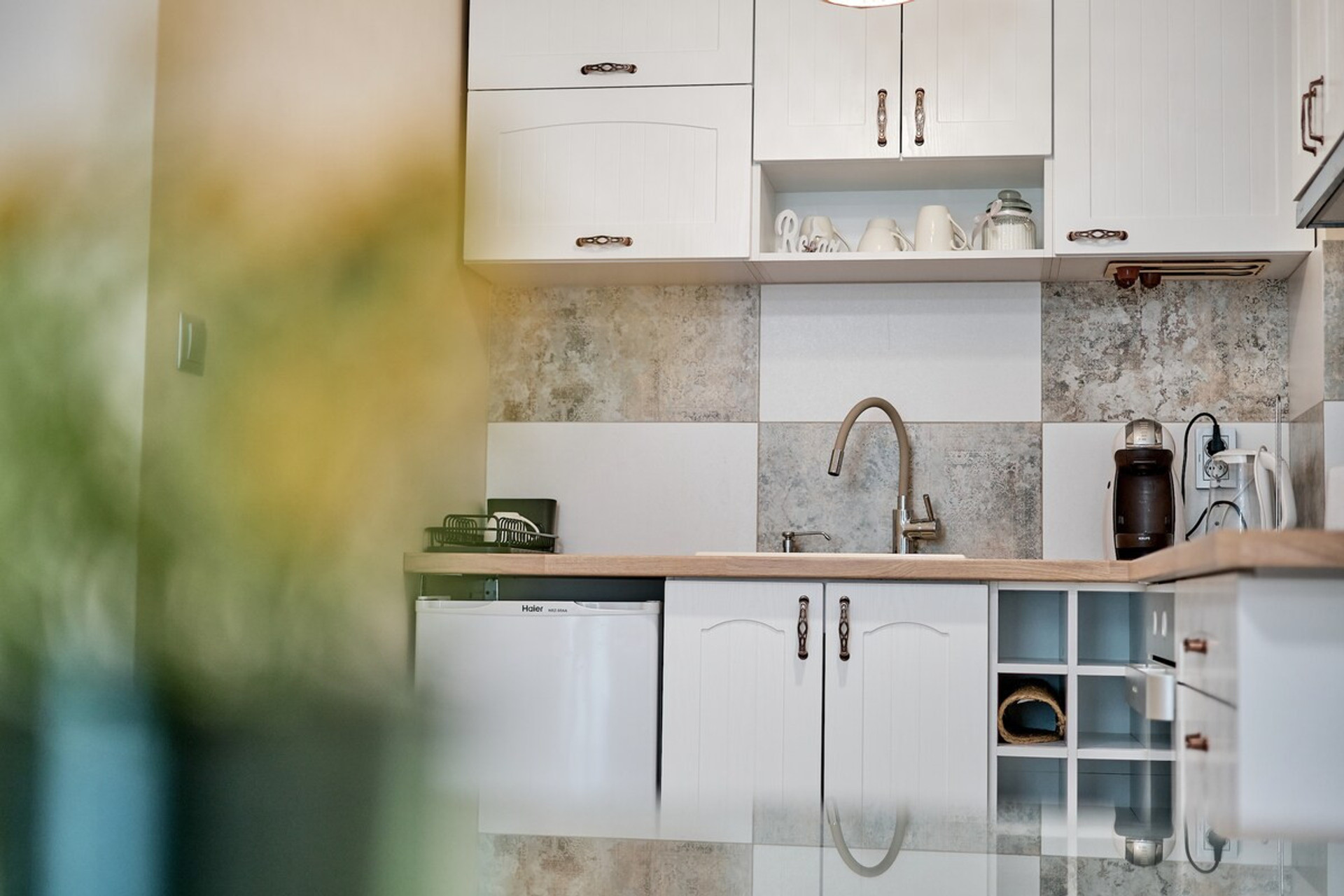 Full kitchen image 1
