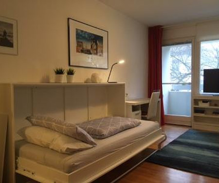 One-bedroom apartment with balcony, Steglitz