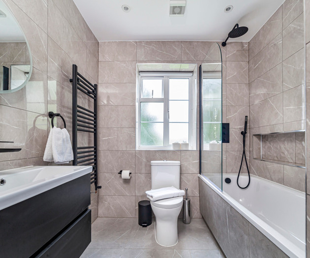 Trendy 2BR 1Bath Flat, 15 Min to Wembley, Sleeps 6