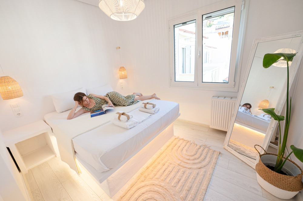 The White Rose Apartments preview