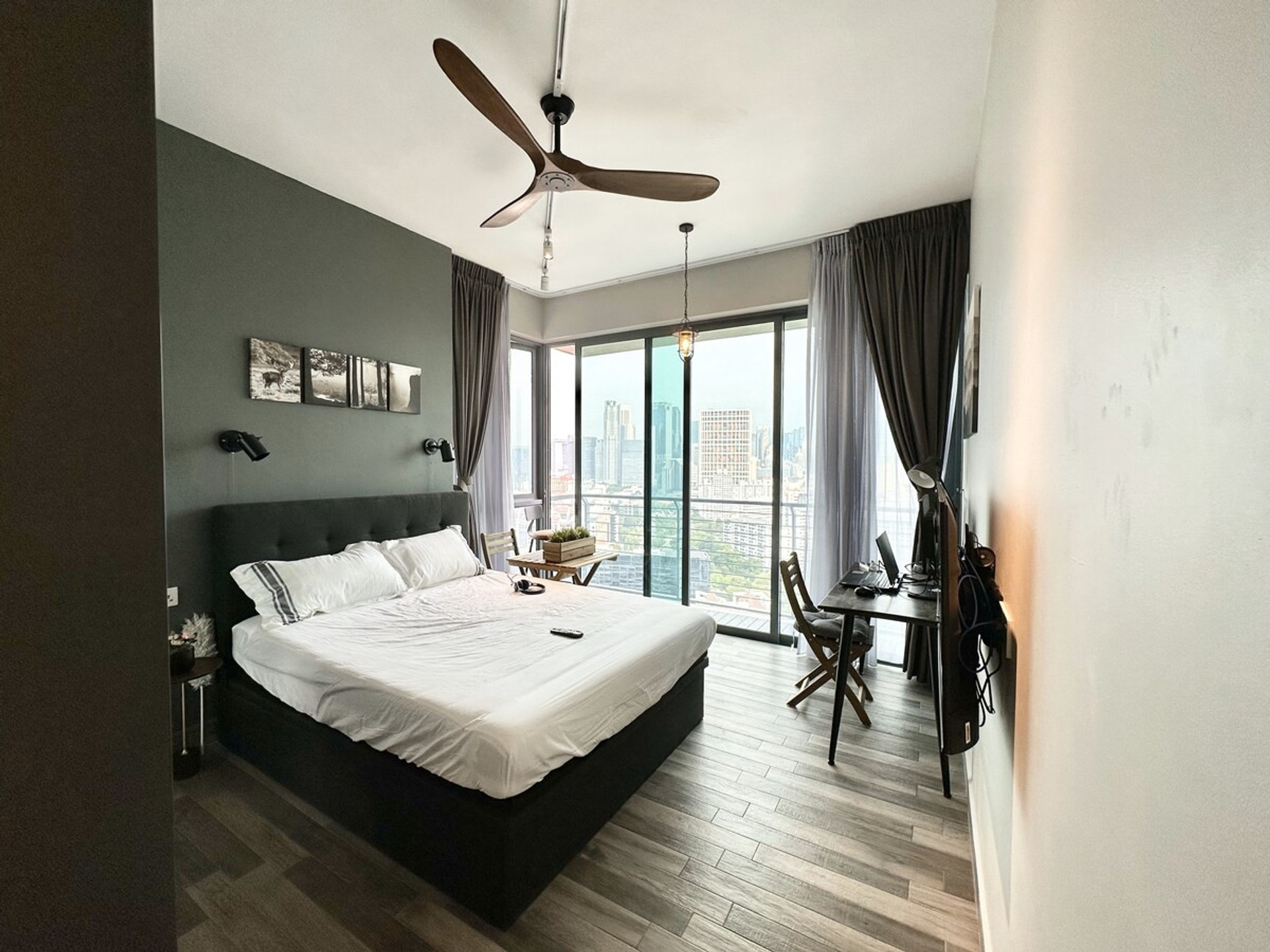 Queen bed with adjustable head and foot angle and massage functions - because you deserve it!