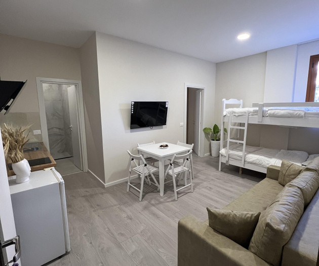ECONOMY APARTMENT – 4 Min from the Beach!