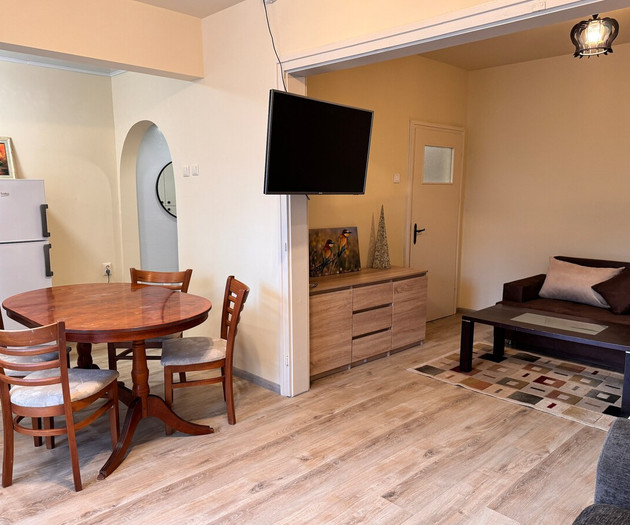 Cozy Central Apartment – Steps from Everything!