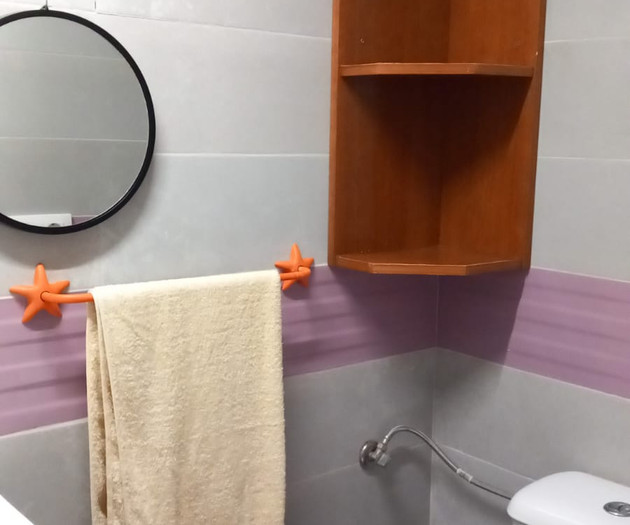 Se alquila estudio equipado y amueblado