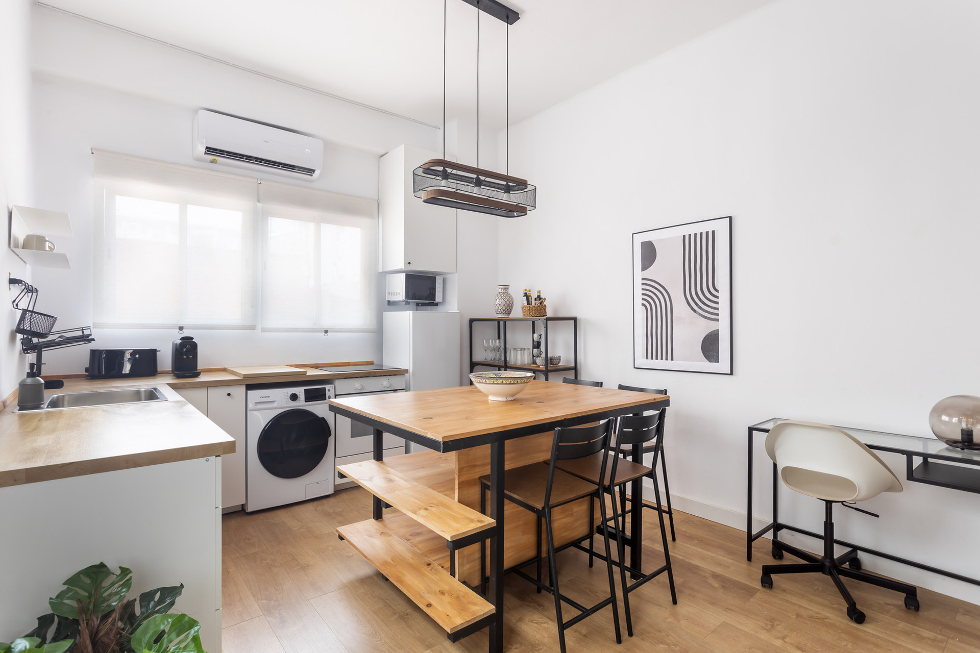 Fully equipped kitchen