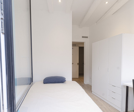 R0123- Room in co-living in Poble Sec