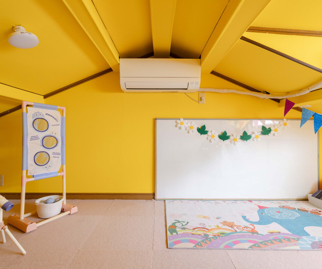 50㎡ 2-Story House / Direct Train to Osaka Station