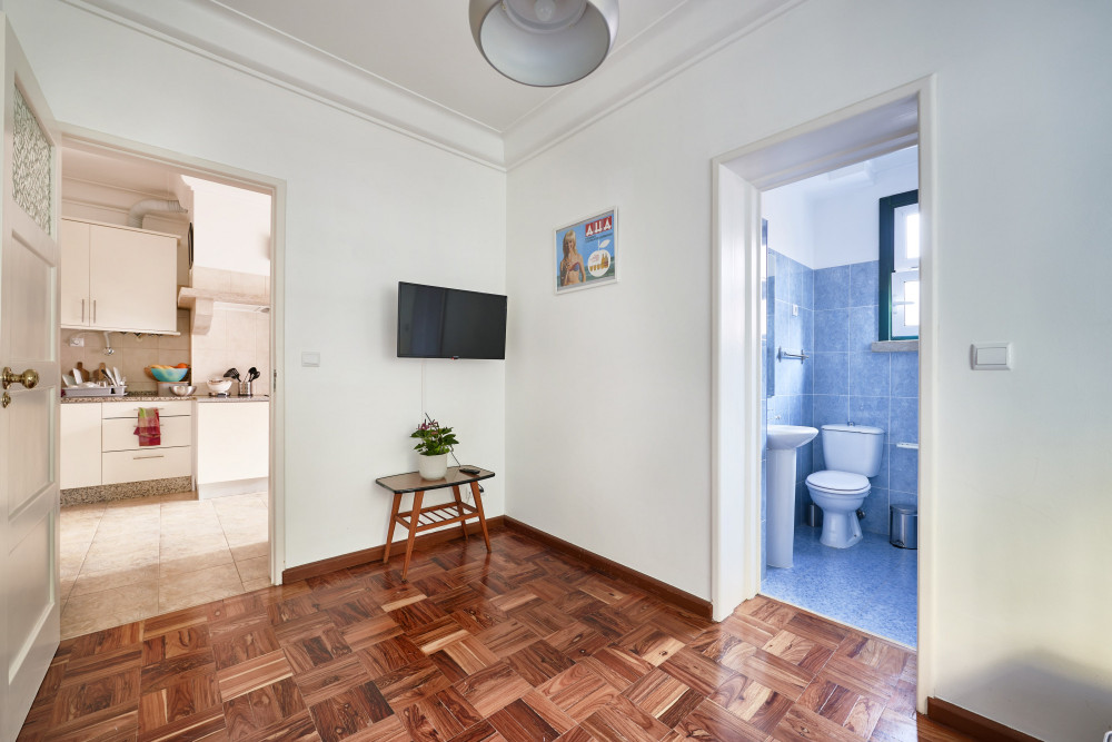 #1 Spacious Bedroom w/ private balcony in Saldanha