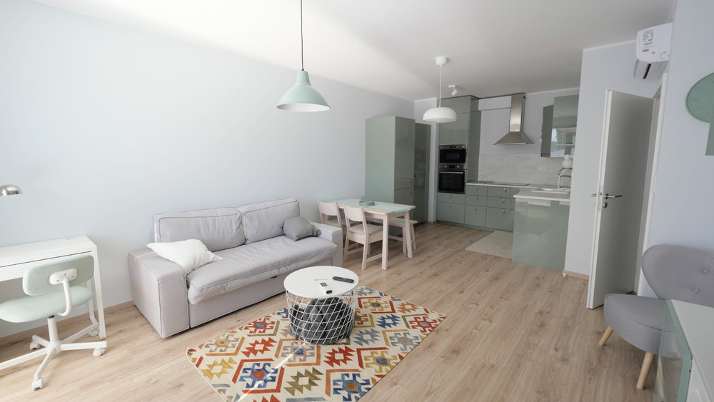 Air-conditioned 1-bedroom apartment with a balcony preview