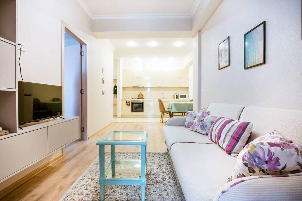 Cozy 1BR Apt with Balcony || Near Metro preview
