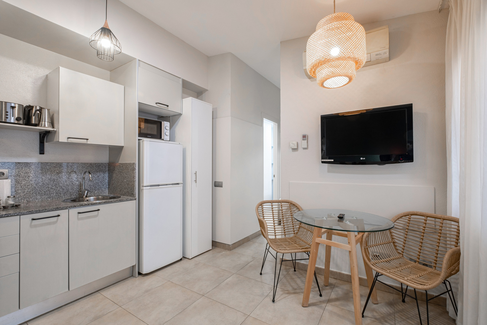 Open plan kitchen and dining area