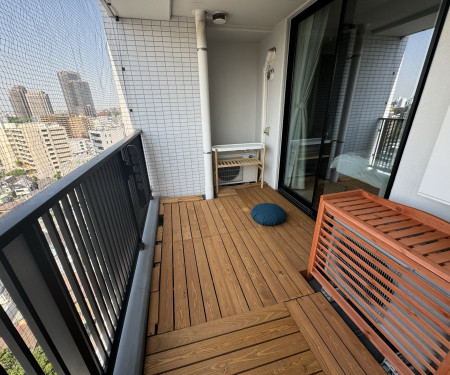 luxurious high floor apartment in Tokyo