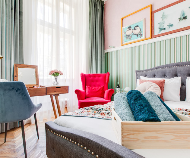 Quaint Maid's Boudoir Apartment