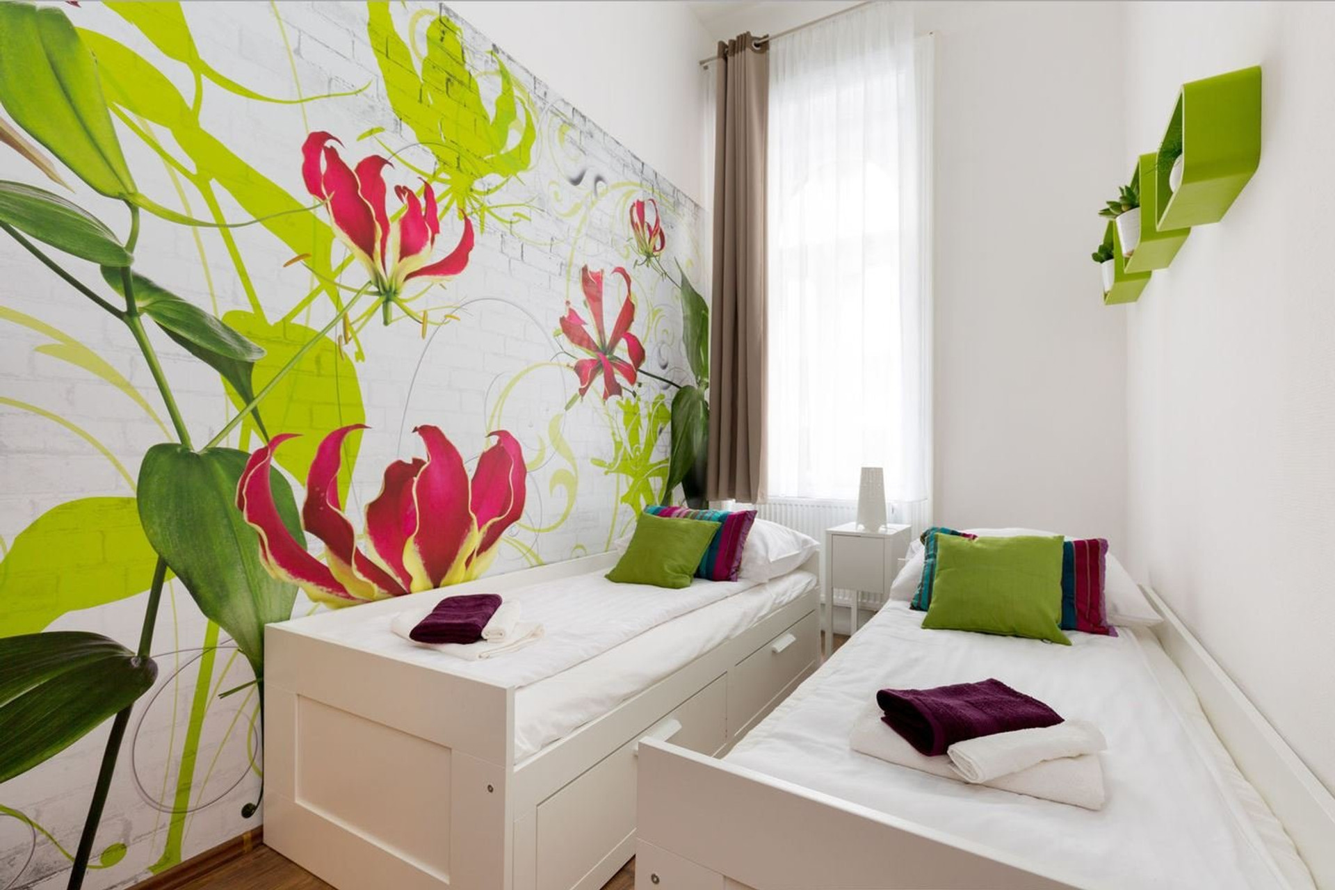 Twin bedroom vibrant floral mural
