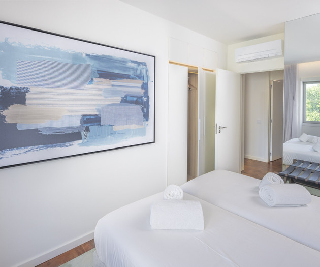 Sophisticated 2-bedroom flat, Ave Novas 4A
