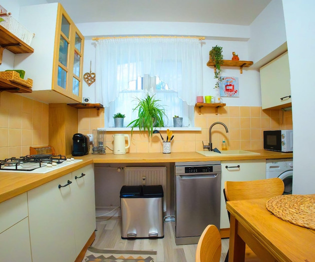 Cozy Little Apartment in Old Tw