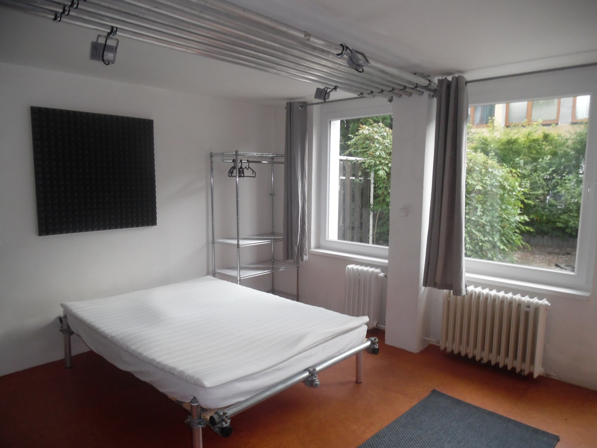 Room / pokoj