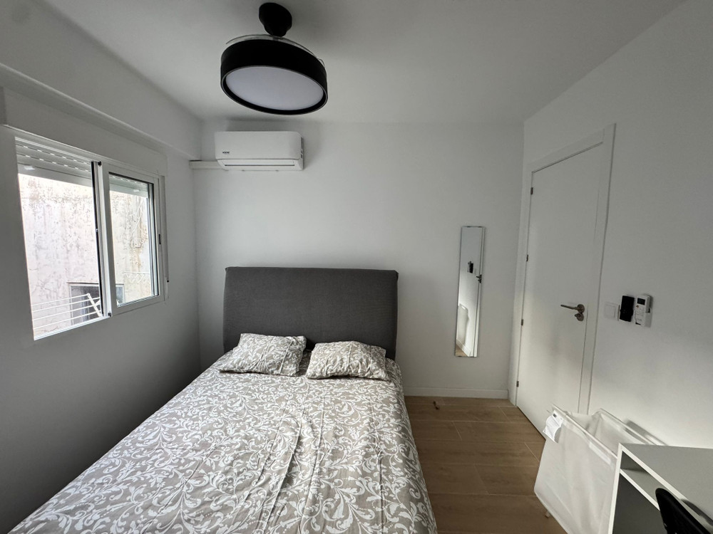 Modern Double Room by the Sea - 3JS preview