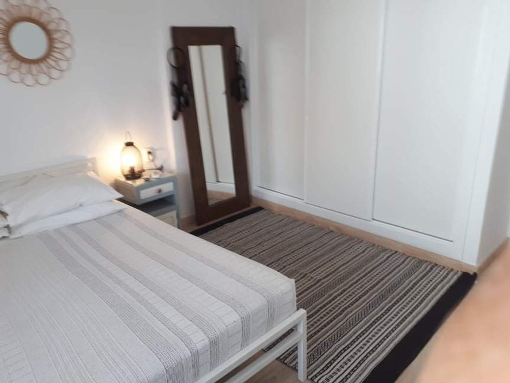 Charming En-Suite in downtown apartment