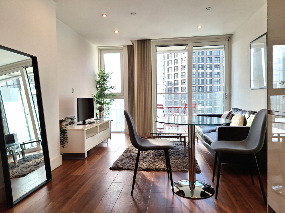 Aldgate Deluxe Apartment preview