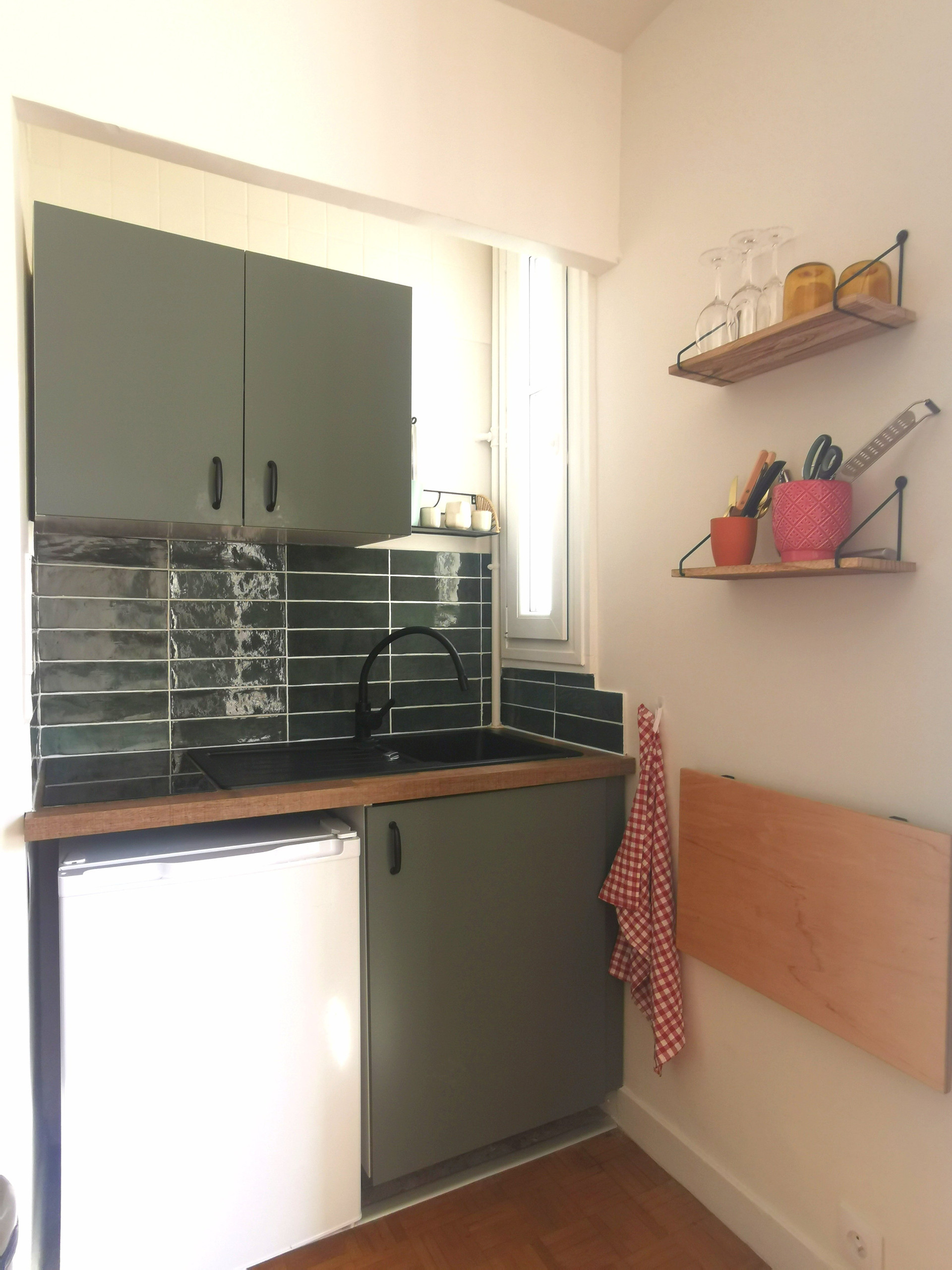 Compact kitchenette with sink