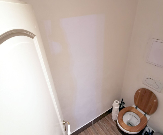 CLASSY Attic ROOM Downtown w/ Workplace & Monitor