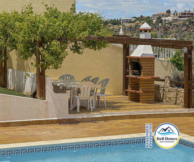 Villa Verde - 4 bedrooms, Marina view, pool & BBQ