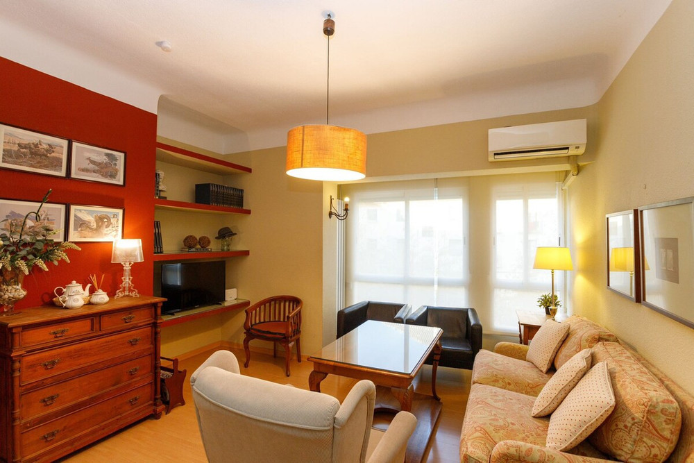 Elegant apartment in Granada by beBalmy preview