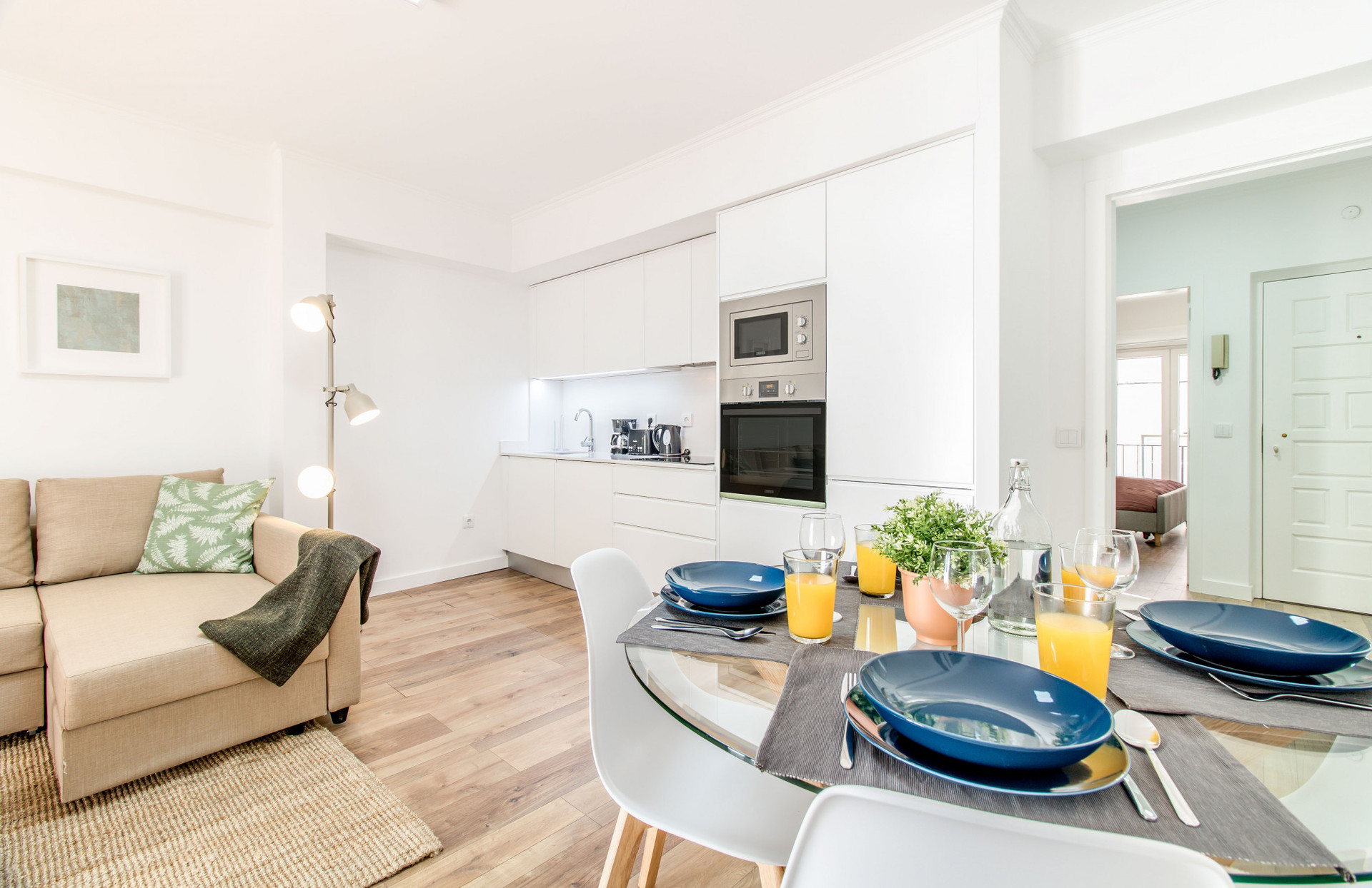 Living / Dining Room with Kitchenette